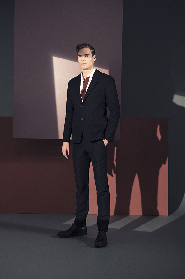 Kurt-Iswarienko-GQ-RU-Office-Shot_05_00030RTFw