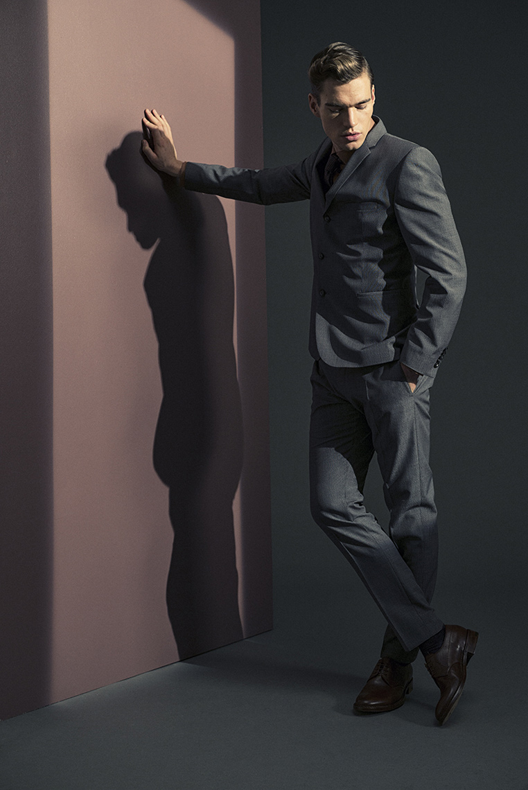 Kurt-Iswarienko-GQ-RU-Office-Shot_08MP_00059RTFw