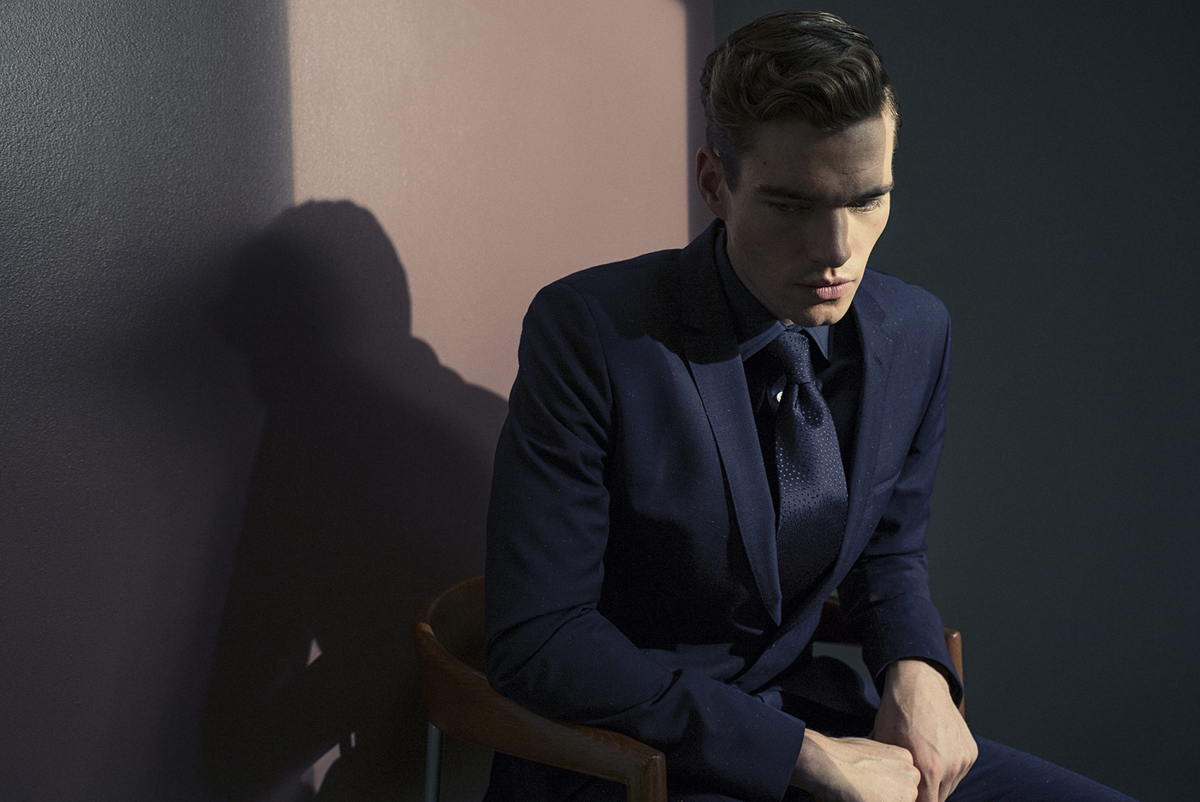 Kurt-Iswarienko-GQ-RU-Office-Shot_09MP_00003RTFw