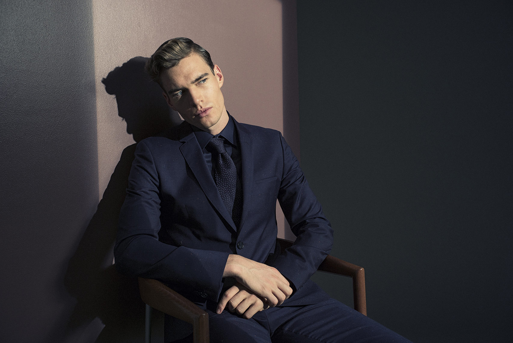 Kurt-Iswarienko-GQ-RU-Office-Shot_09MP_00011RTFw