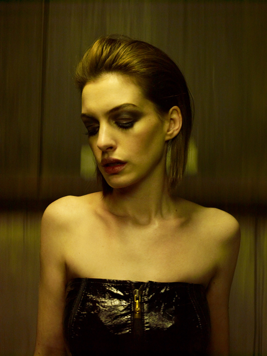 KurtIswarienko-AnneHathaway-Shot12084RTFw