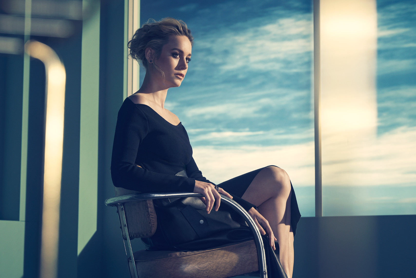 KurtIswarienko-BrieLarson-KONG-ISS-BLUESKY-BL-002P-0060RTFr