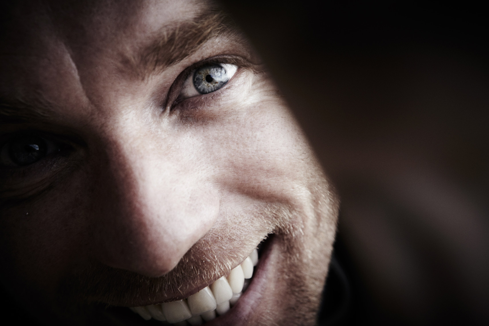 KurtIswarienko-EwanMcGregor-MG3316RTFclmw