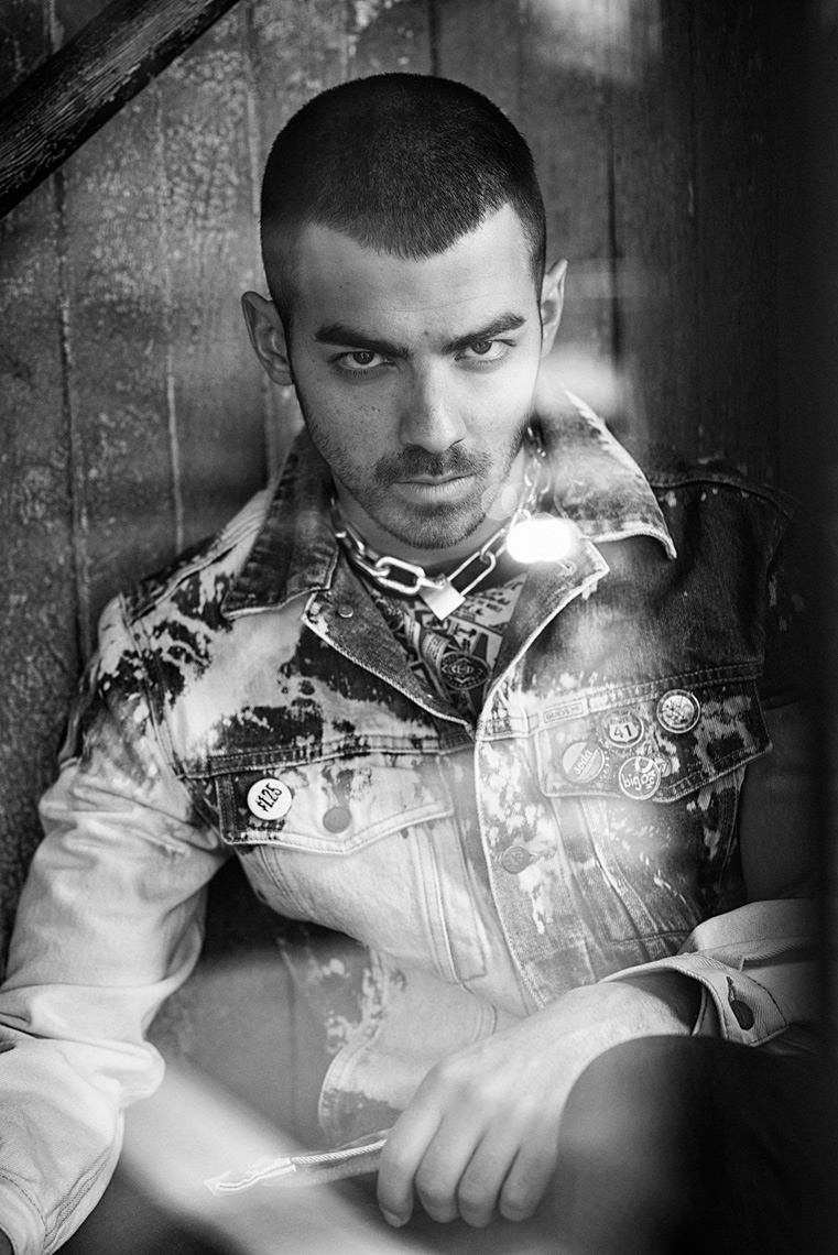 KurtIswarienko-JoeJonas-Shot_01_0069BWRTF
