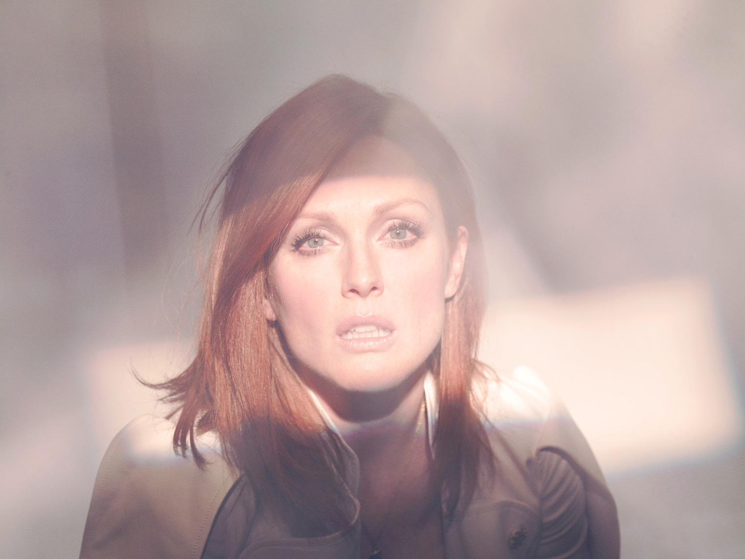 KurtIswarienko-JulianneMoore-0390RTFclmw