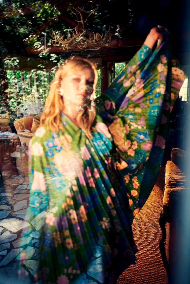 KurtIswarienko-KirstenDunst-SHOT_06_0568_v2RTF