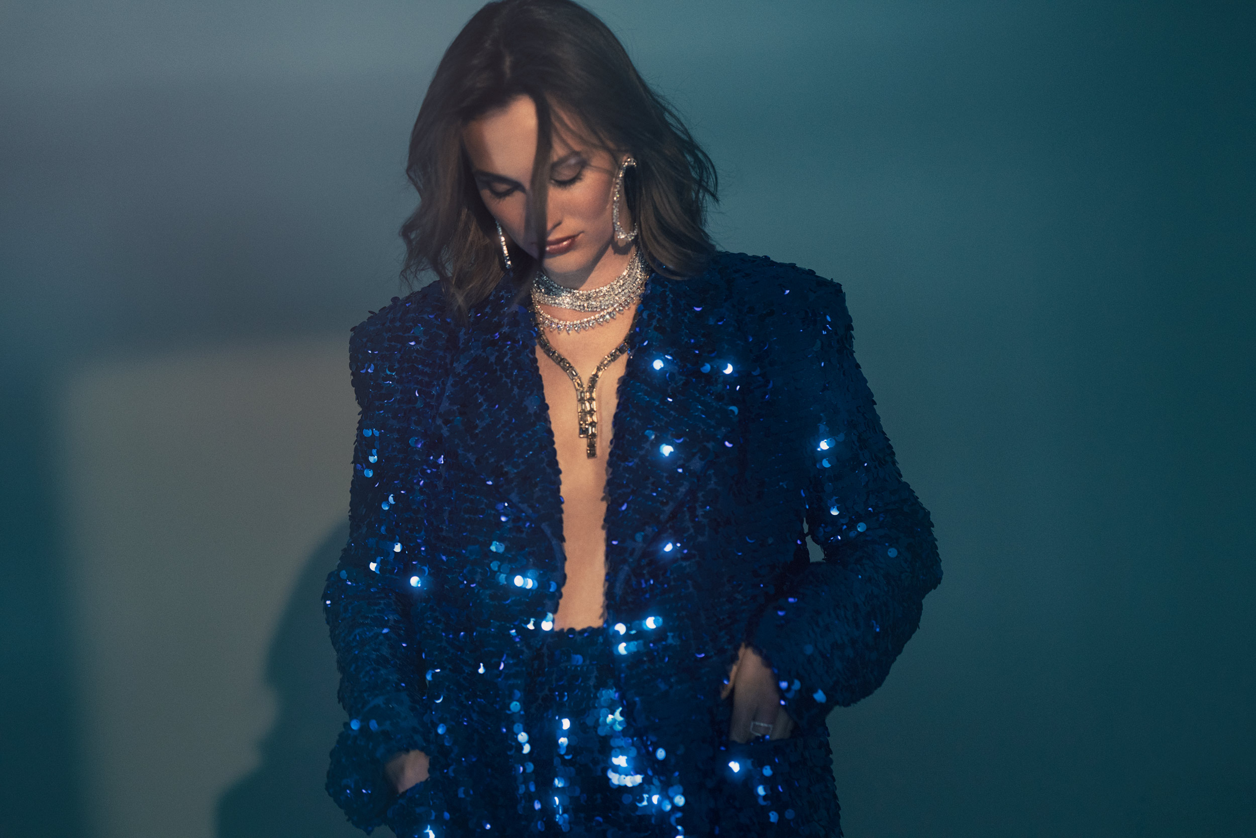 KurtIswarienko-LeightonMeester-Shot_02_230