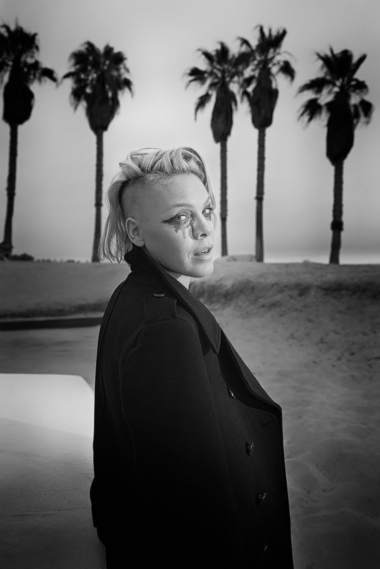 KurtIswarienko-Pink-Shot_01_560RTv4