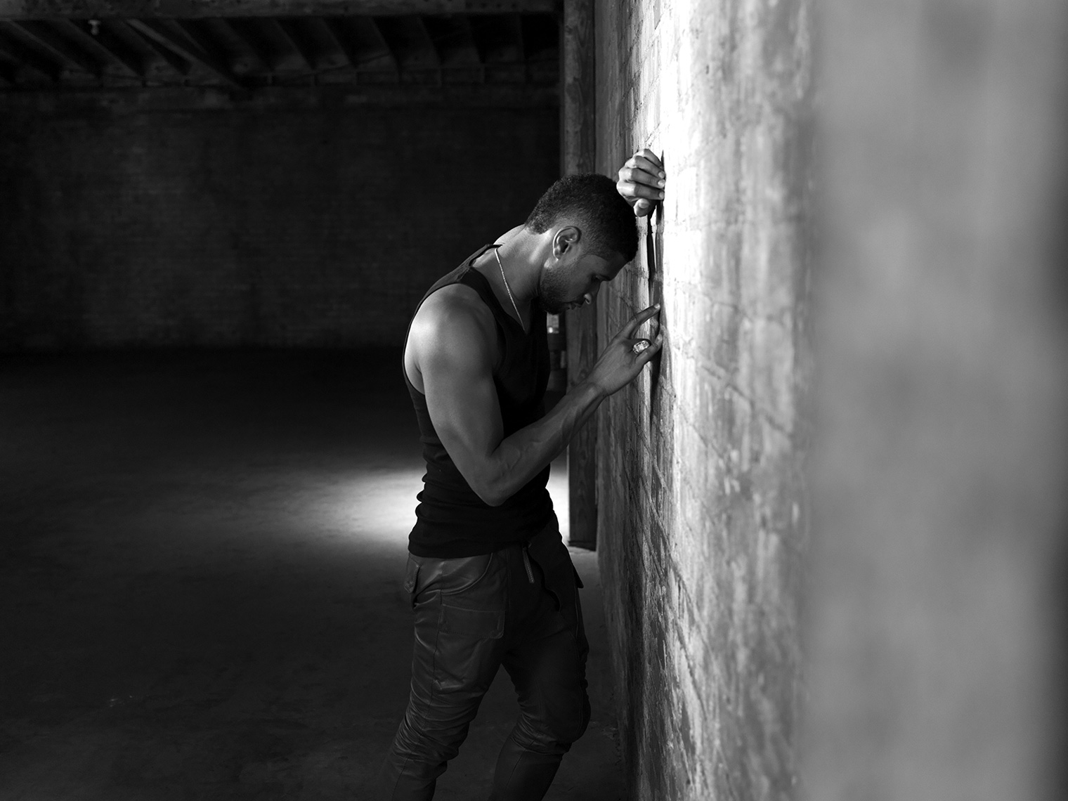 KurtIswarienko-Usher-Shot_02_0047