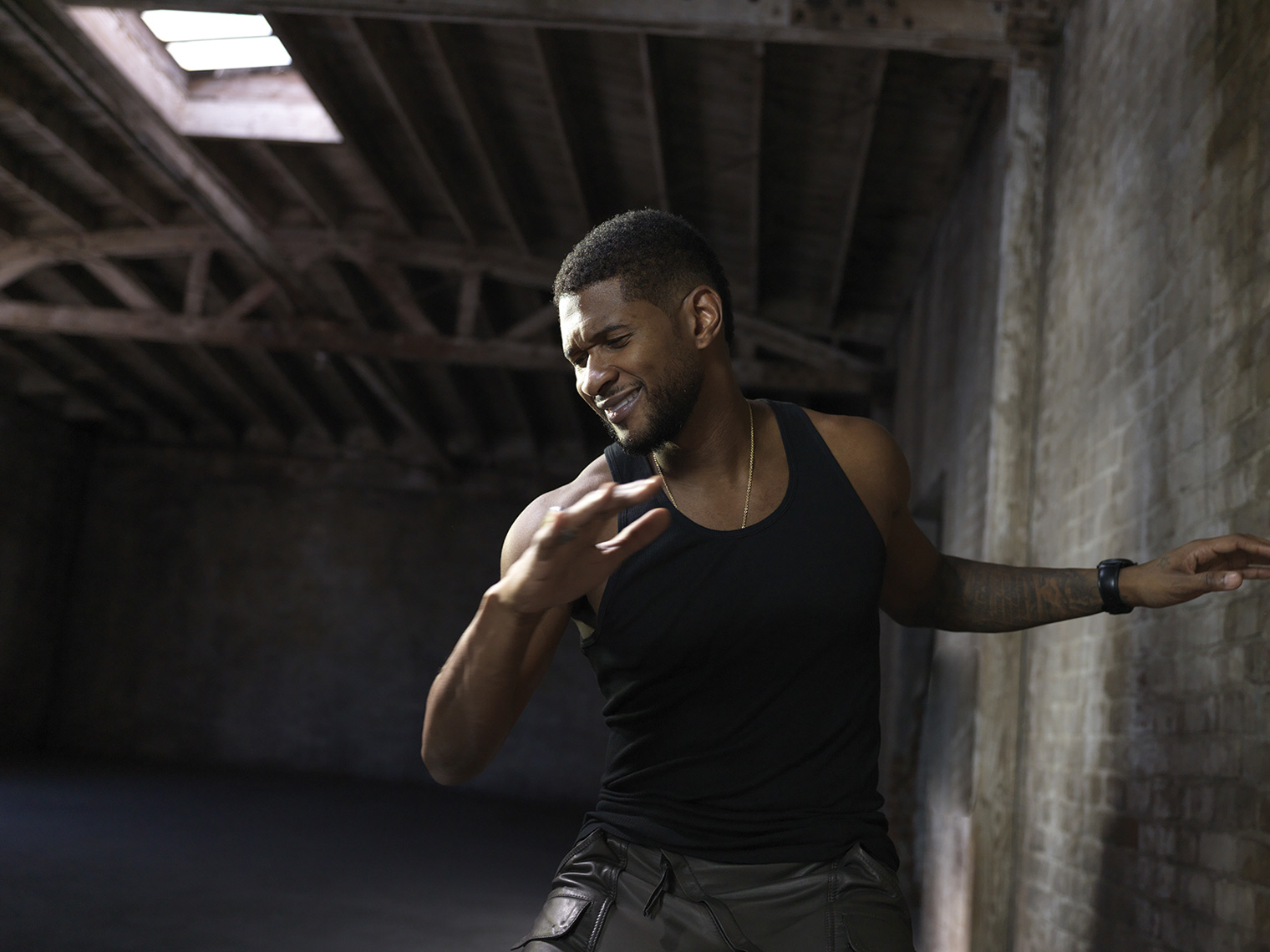 KurtIswarienko-Usher-Shot_02_0065